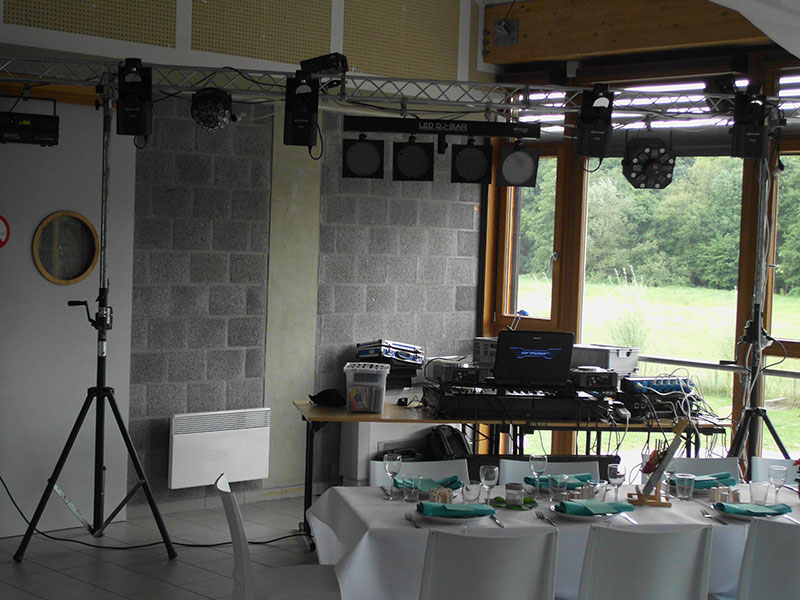 14_fete_particulier_P&G_Sonorisation_jeux_de_lumiere_soiree_DJ_Video_evenements_fetes_Belgique_hainaut_leuze_Tournai_mons