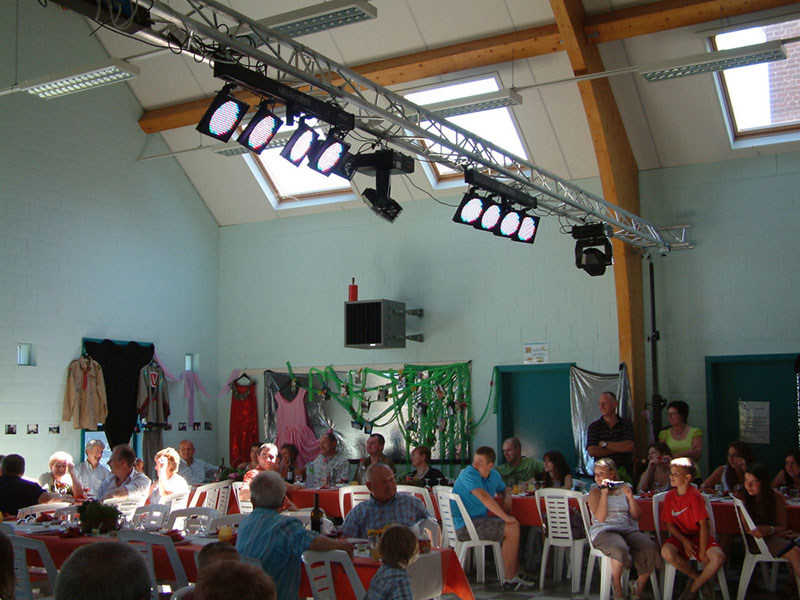 18_fete_particulier_P&G_Sonorisation_jeux_de_lumiere_soiree_DJ_Video_evenements_fetes_Belgique_hainaut_leuze_Tournai_mons